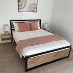 Stylish Westwood Apartment - Steps From Ucla-2 Bedroom 2 Bath