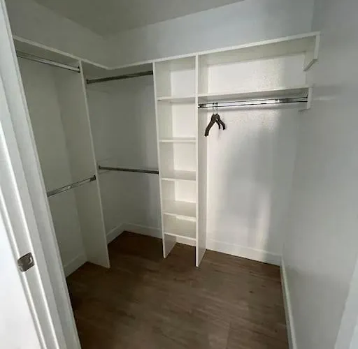 Stylish Westwood Apartment - Steps From Ucla-2 Bedroom 2 Bath